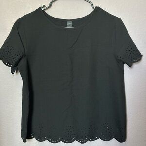 Black fitted scallop hem blouse